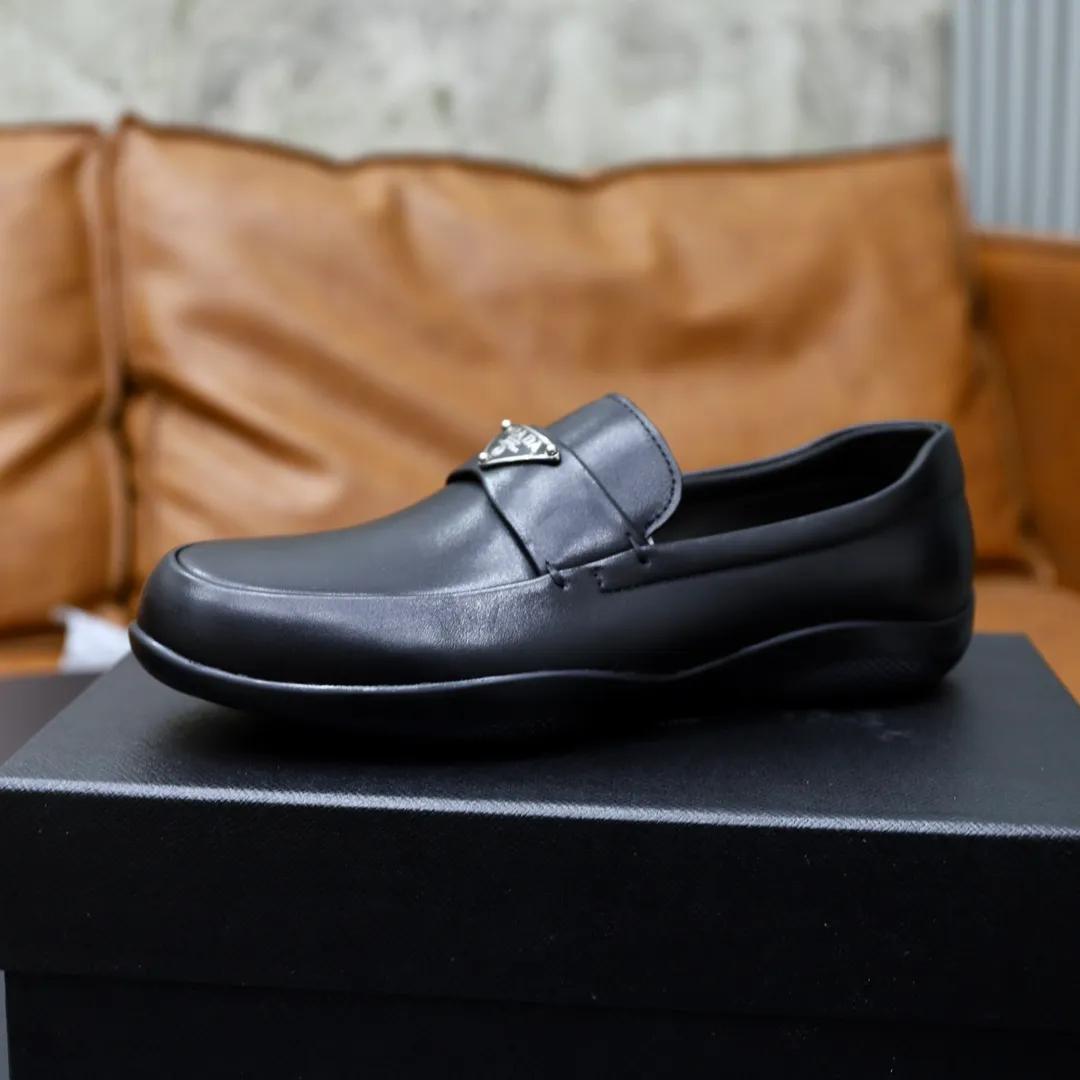 Men's shoes💰600💰Top original order Brand: PRADA (Prada) Standard code: Men's code 38/44 (45 can be customized) Grade: Same as the official website Material: Original cowhide surface, cowhide lining, original wear-resistant soft outsole Style category: Business casual slip-on shoes, young fashion, European and American trends, British style Color: actual picture color
